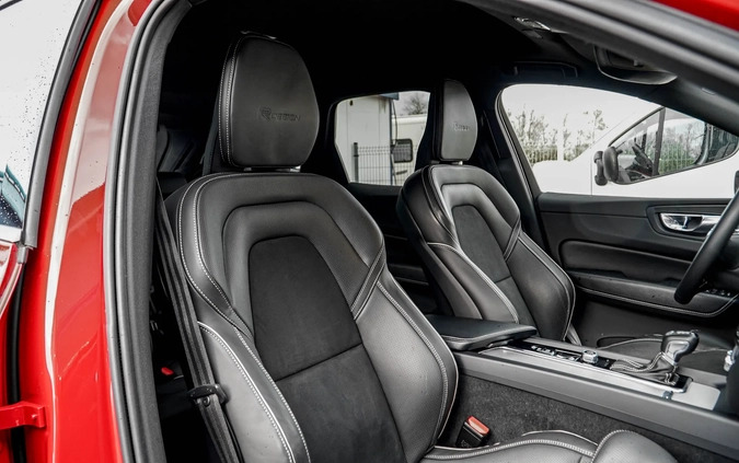 Volvo XC 60 cena 133900 przebieg: 112000, rok produkcji 2018 z Sławno małe 781